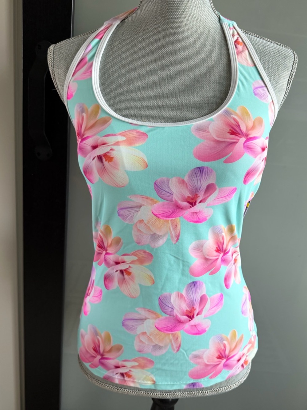 Hapari Petunia Pop Sport Tankini (Top Only) - Size M - New With Tags - Picture 2 of 5